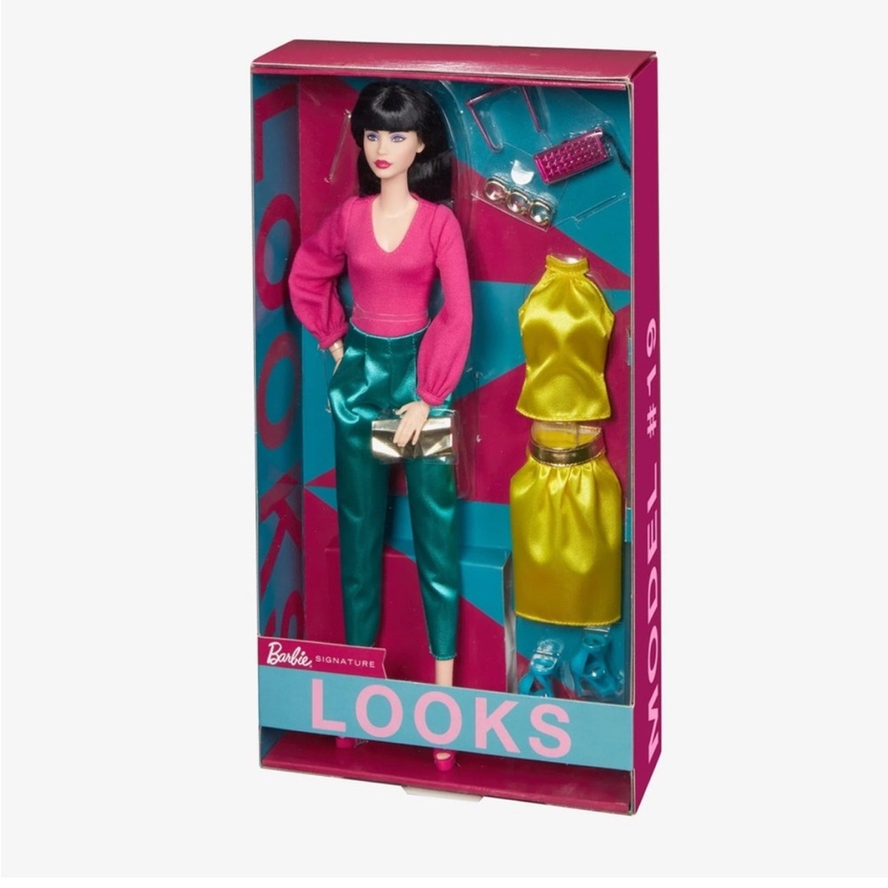 Barbie | Barbie Signature
Barbie Looks Doll With Mix-and-Match Fashions #19